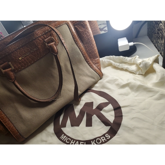 Michael Kors large tan and brown selma satchel - Picture 8 of 8